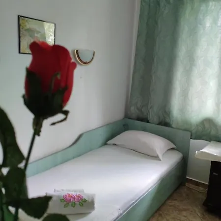 Две Сестри لوزينيتس